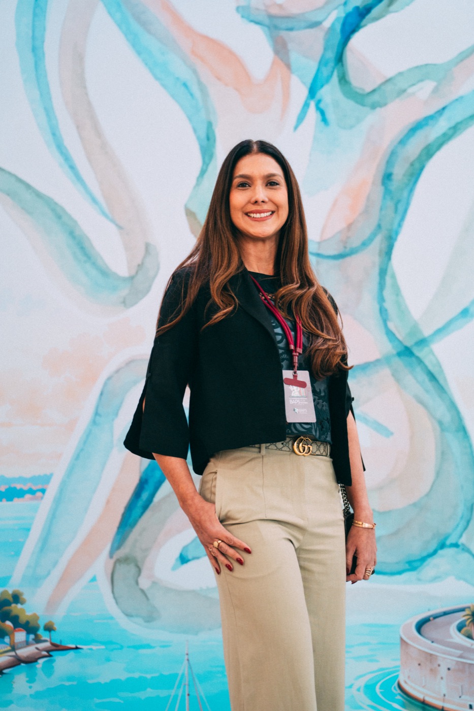 Roberta Ribeiro sorrindo em um evento